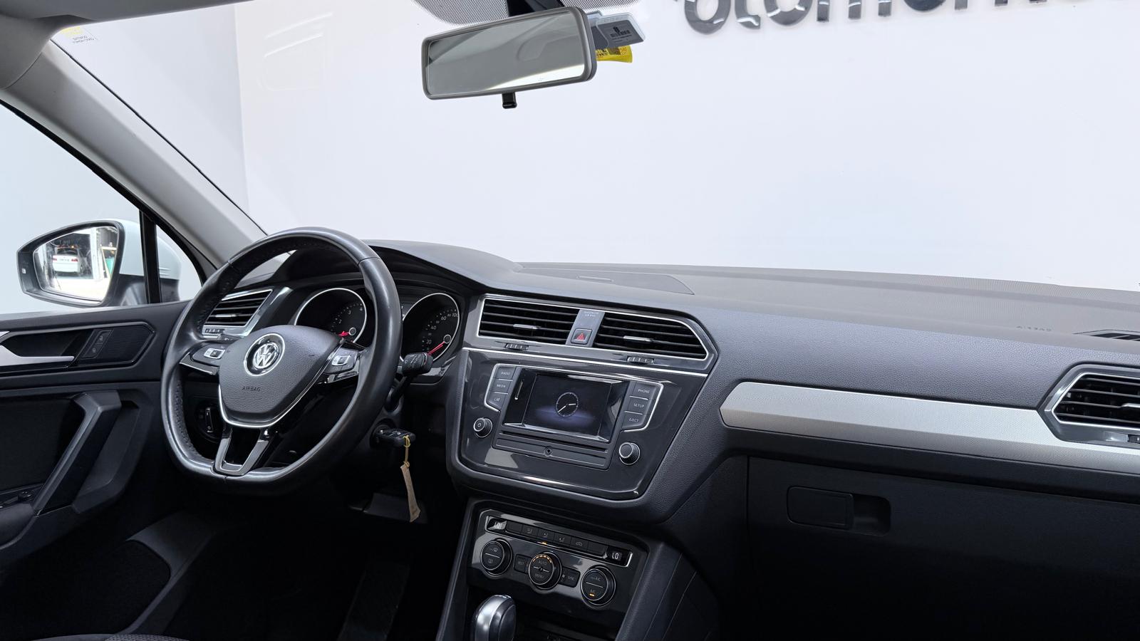 VOLKSWAGEN TIGUAN 18